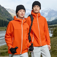 2025秋冬百搭时尚简约连帽软壳薄款冲锋衣，男装夹克，鲁菏羊绒