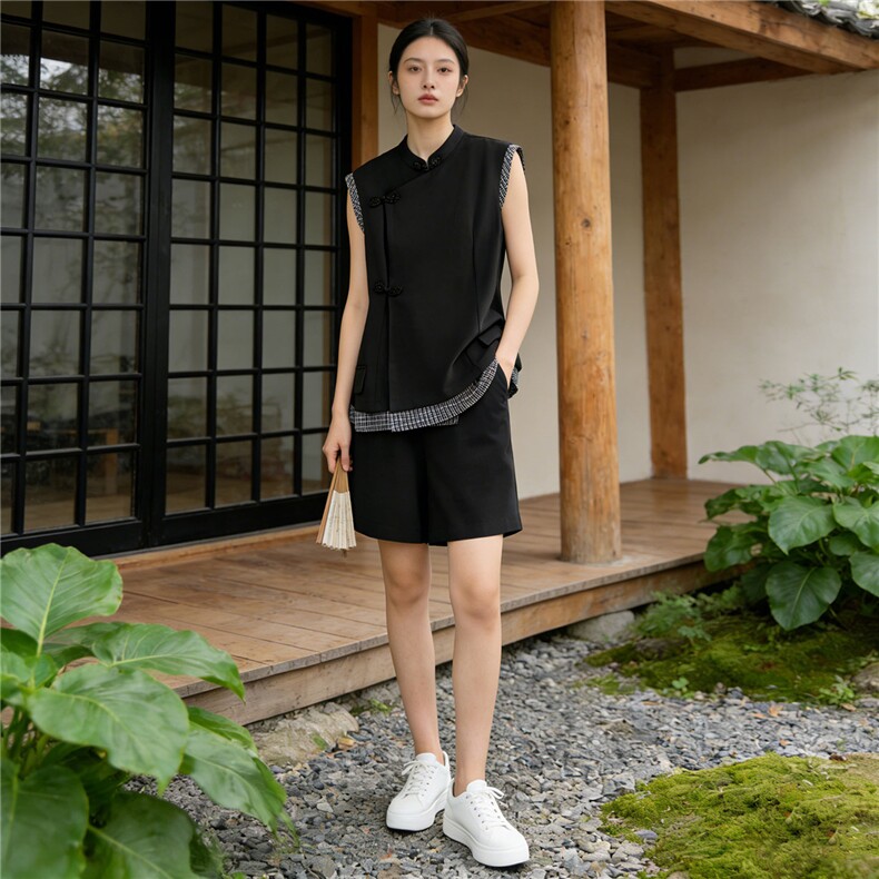 新中式黑色不规则拼接套装女夏季新款无袖马甲立领上衣短裤两件套,女装套装/套裙,江南