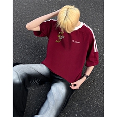 酒红色