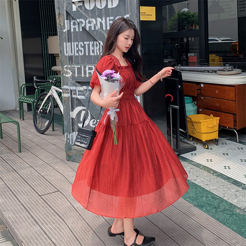 现货方领连衣裙女2024年新款气质温温柔收腰连衣裙,女装连衣裙,辉之琳