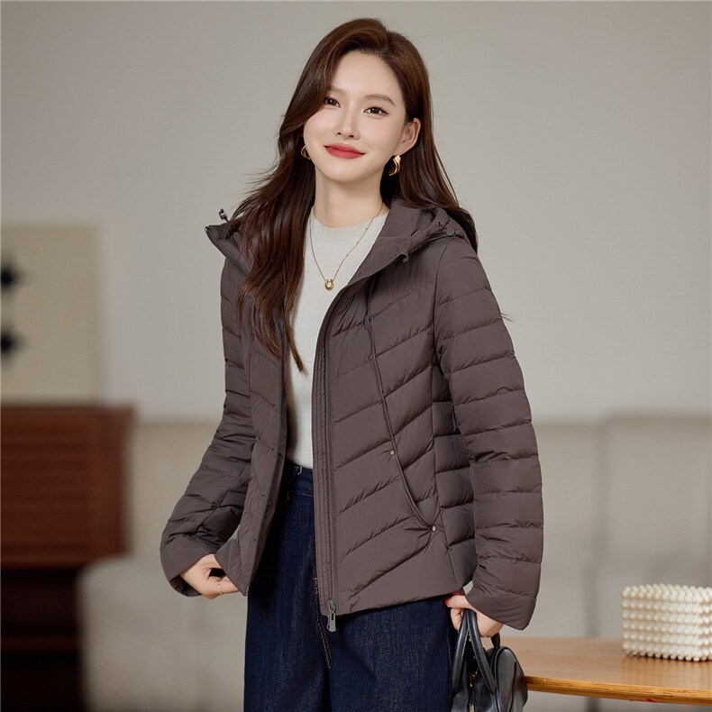 现货2025年冬季时尚休闲连帽保暖羽绒服,女装羽绒服,依恋蒂丝