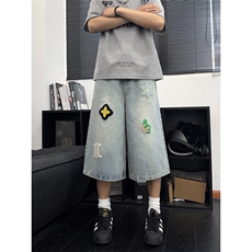 蓝色