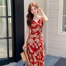 法式不规则碎花绑带吊带连衣裙女夏季2025新款海边度假风减龄长裙，女装连衣裙，2C122