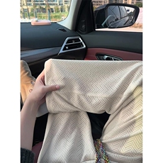 米白色