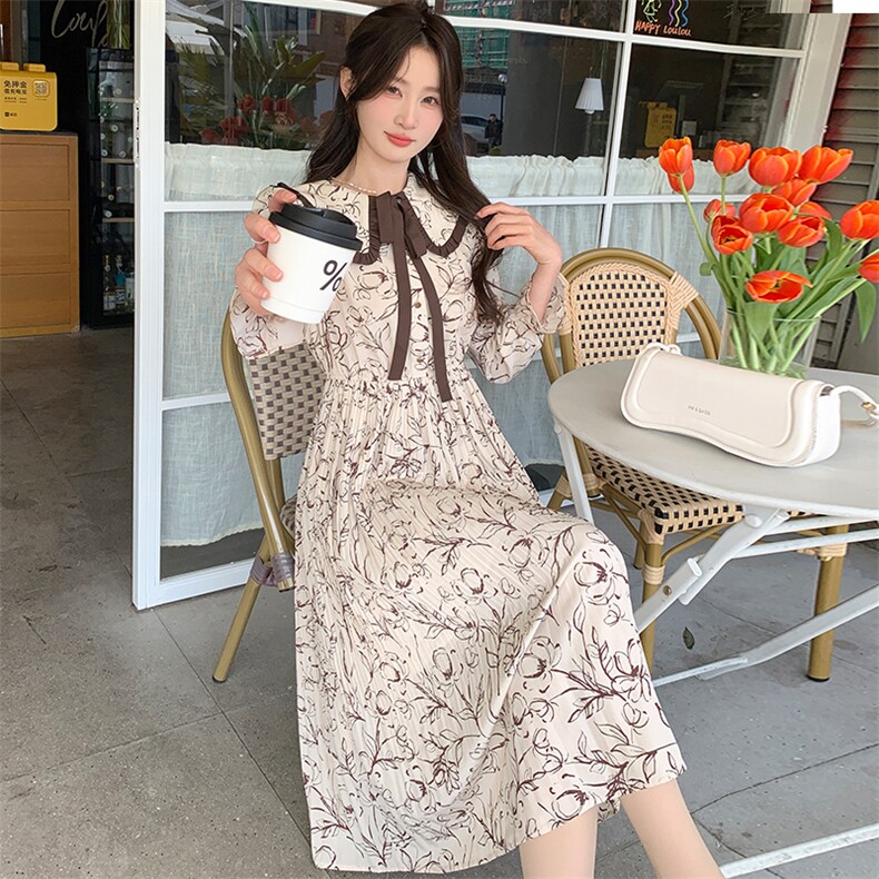 2025春秋新款法式收腰茶歇连衣裙女温柔风减龄显瘦娃娃领印花裙子图片
