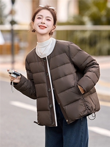2025冬季新款时尚撞色圆领白鸭绒羽绒服女外套图片