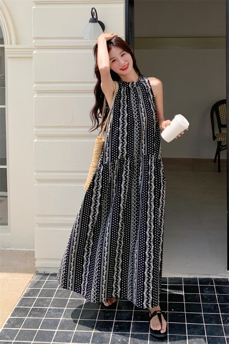 复古碎花吊带连衣裙套装女2025夏新款设计感镂空罩衫度假风两件套,女装连衣裙,2C087