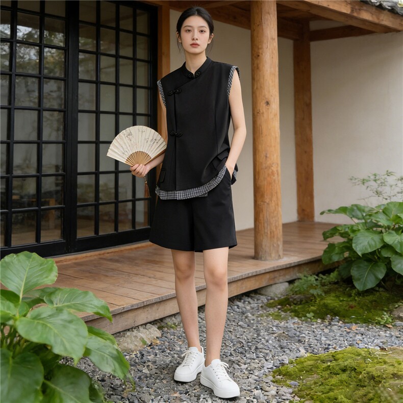 新中式黑色不规则拼接套装女夏季新款无袖马甲立领上衣短裤两件套，女装套装/套裙，江南
