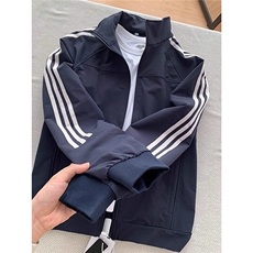 藏青色
