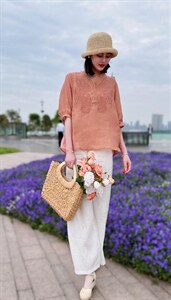 纯苎小衫裤子
时尚风巜川哲4028
风淑女风休闲风图片