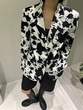 秋季现货黑白奶牛压褶外套，其它，AUDREY WANG