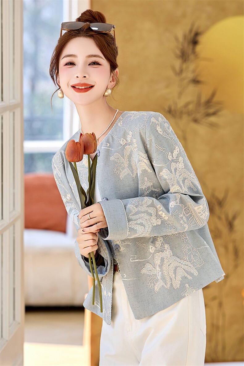 蓝色新中式国风刺绣外套女2025春秋新款独特漂亮减龄气质圆领上衣,女装短外套,沁沁公主