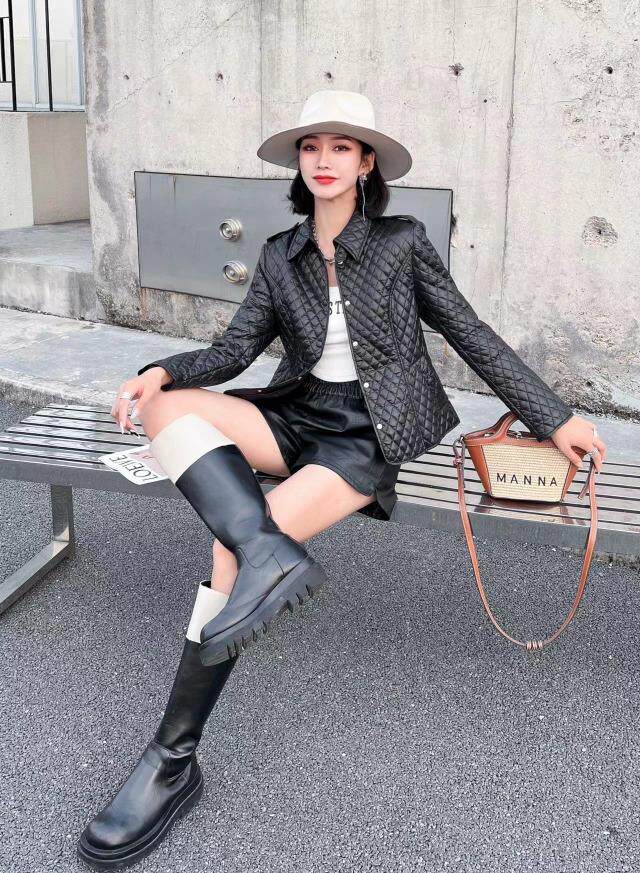 衣简单休身款，三色、四个尺码，女装棉衣/棉服，依柏璐(1F)