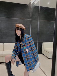 XZ22061 盾牌印花格子西装图片
