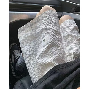 泡泡纱短裤男士夏季薄款冰丝速干沙滩裤子美式高街休闲运动五分裤图片
