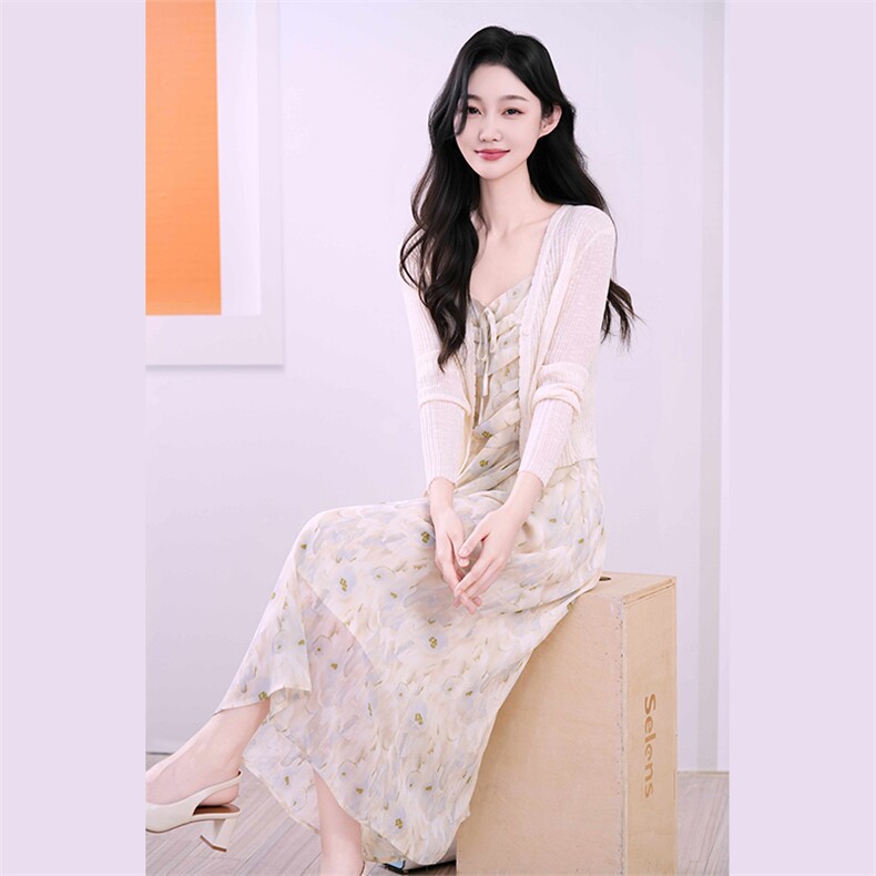碎花连衣裙两件套法式洋气减龄仙女裙套装女,女装连衣裙,曼琳思菲