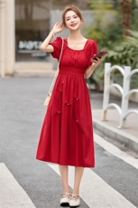 法式气质赫本风小红裙子女2025年夏季高级感泡泡袖收腰红色连衣裙，女装连衣裙，玖莱伊