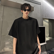 黑色