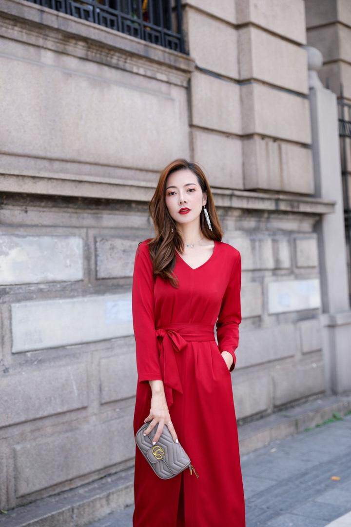 春装气质连衣裙，女装连衣裙，蓝芝衣秀