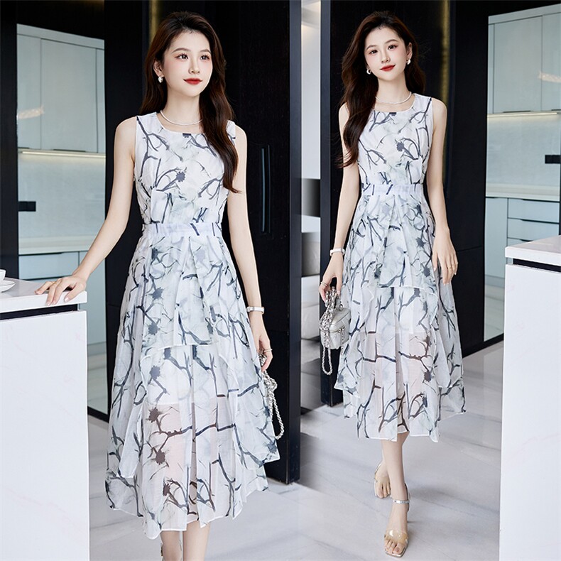 无袖背心裙女夏2024新款气质厅里厅气新中式国风清冷感水墨连衣裙，女装连衣裙，火爆靓佳人