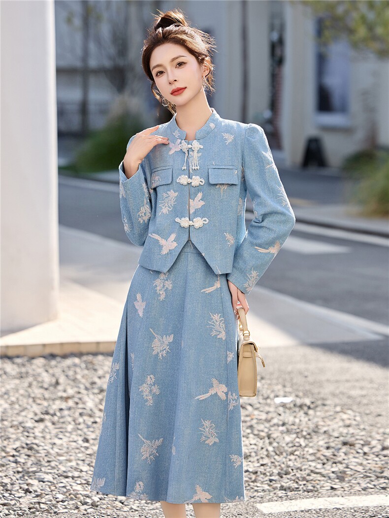2026春季新款重工刺绣新中式G风流行的漂亮半身裙两件套套装,女装套装/套裙,伊仟回