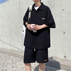 黑色