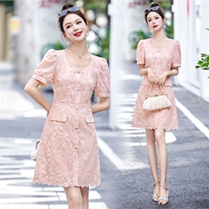 粉色小香风蕾丝连衣裙女2024夏季新款小个子方领甜美气质收腰短裙，女装连衣裙，布芭啦