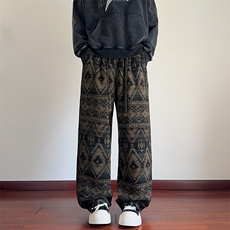 黑绿色