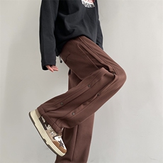 深棕色