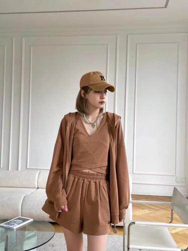 新品连帽刺绣三件套，其它，G7V7