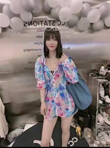 新款韩货洋气彩色花色连帽防晒衣图片