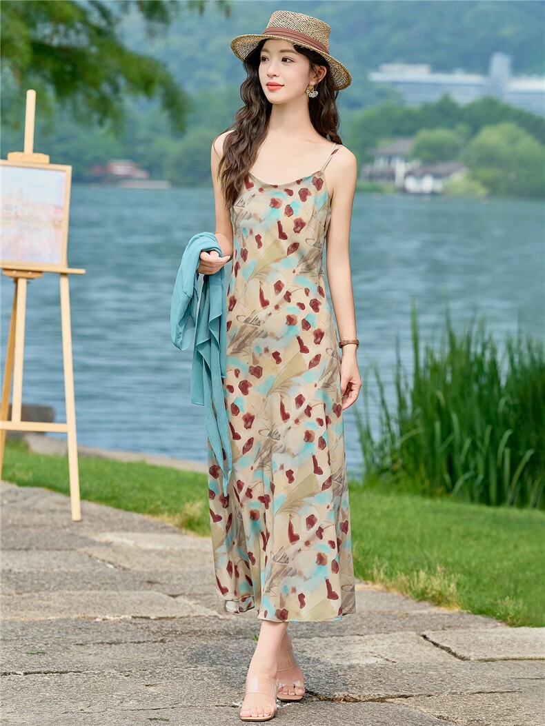 现货2026漂亮吊带连衣裙+上衣两件套夏天防晒巨好看的套装女,女装套装/套裙,兰菲阁