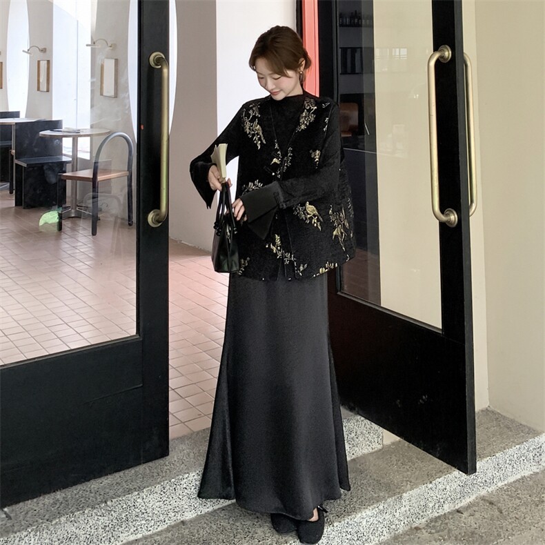 浮雕肌理感盘扣马甲+半高领设计上衣+半身裙三件套,女装套装/套裙,乔安迪