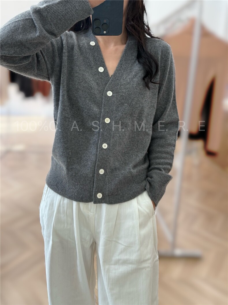羊绒衫女春秋季新款宽松大码内搭上衣针织打底衫V领洋气套头毛衣,针织衫/毛衣,启东羊绒