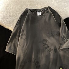 深灰色