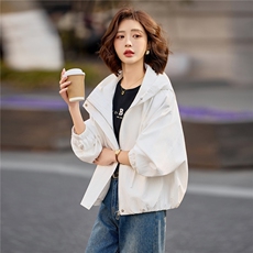 2026年早春新款休闲时尚连帽拉链开衫外套温柔韩版百搭洋气上衣女，女装短外套，梦懿尔