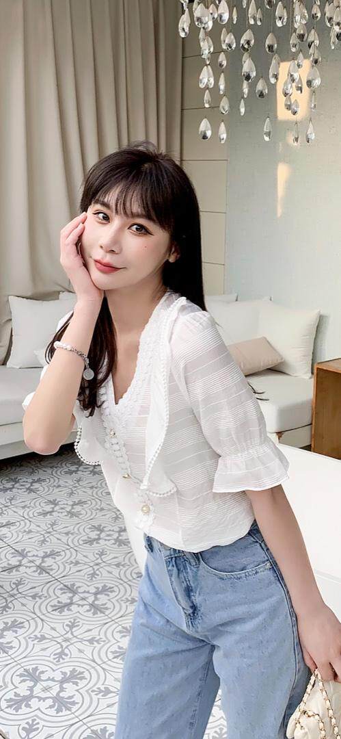 2021夏季木耳边V领短袖上衣，女装，千衣百顺