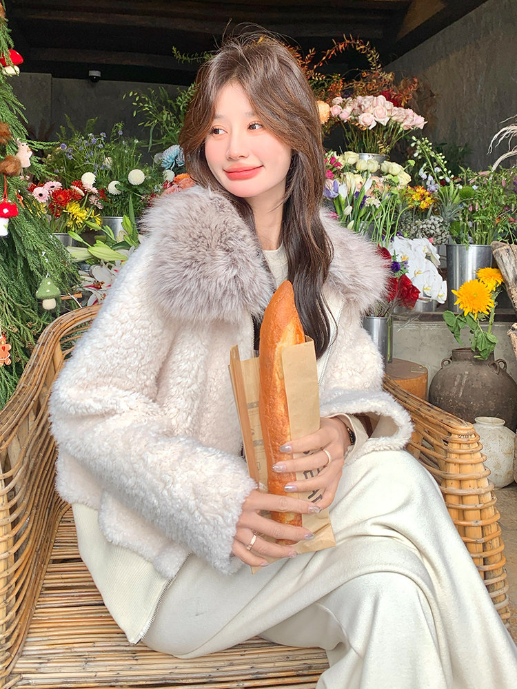 大毛领短款羊羔仿皮草外套毛绒保暖翻领冬季女,女装短外套,纯色衣恋