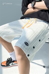 2023夏新款贴标华夫格排扣开叉男无影墙宽松五分短裤DK28626-P45图片