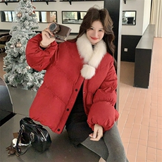 大毛领红色羽绒服女冬2025超火好看高级小众独特漂亮短款加厚外套，女装羽绒服，2C236