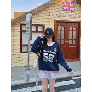 EE183-P60 美式复古刺绣V领球衣卫衣运动街头情侣套头三条杠上衣图片