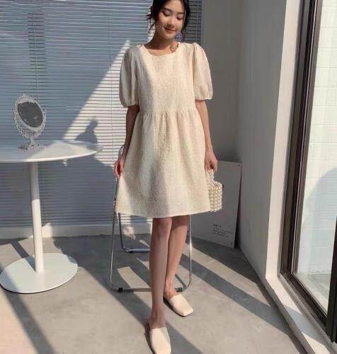W772法式复古刺绣花朵夏季新款泡泡袖温柔风甜美连衣裙,女装连衣裙,L·H·X