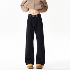 黑色