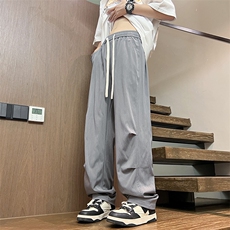 深灰色
