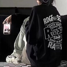 黑色