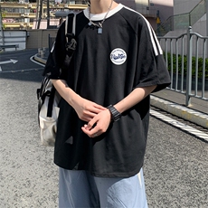 黑色