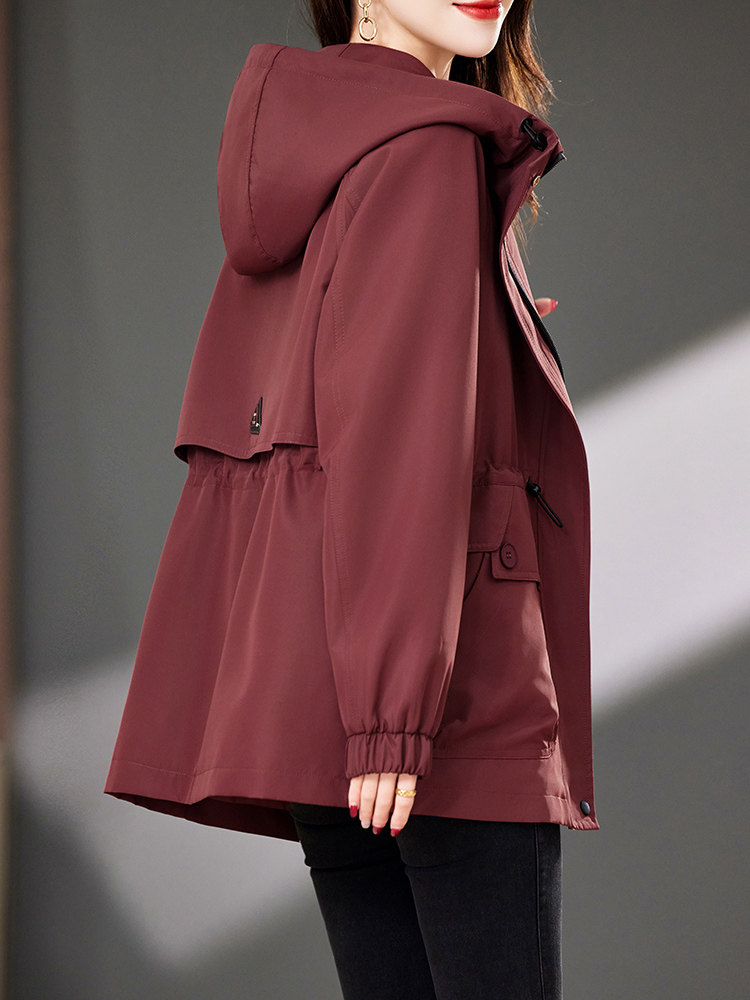 高级感收腰显瘦风衣女春秋2025新款小个子妈妈减龄薄褂子洋气夹克,女装短外套,靓衣阁