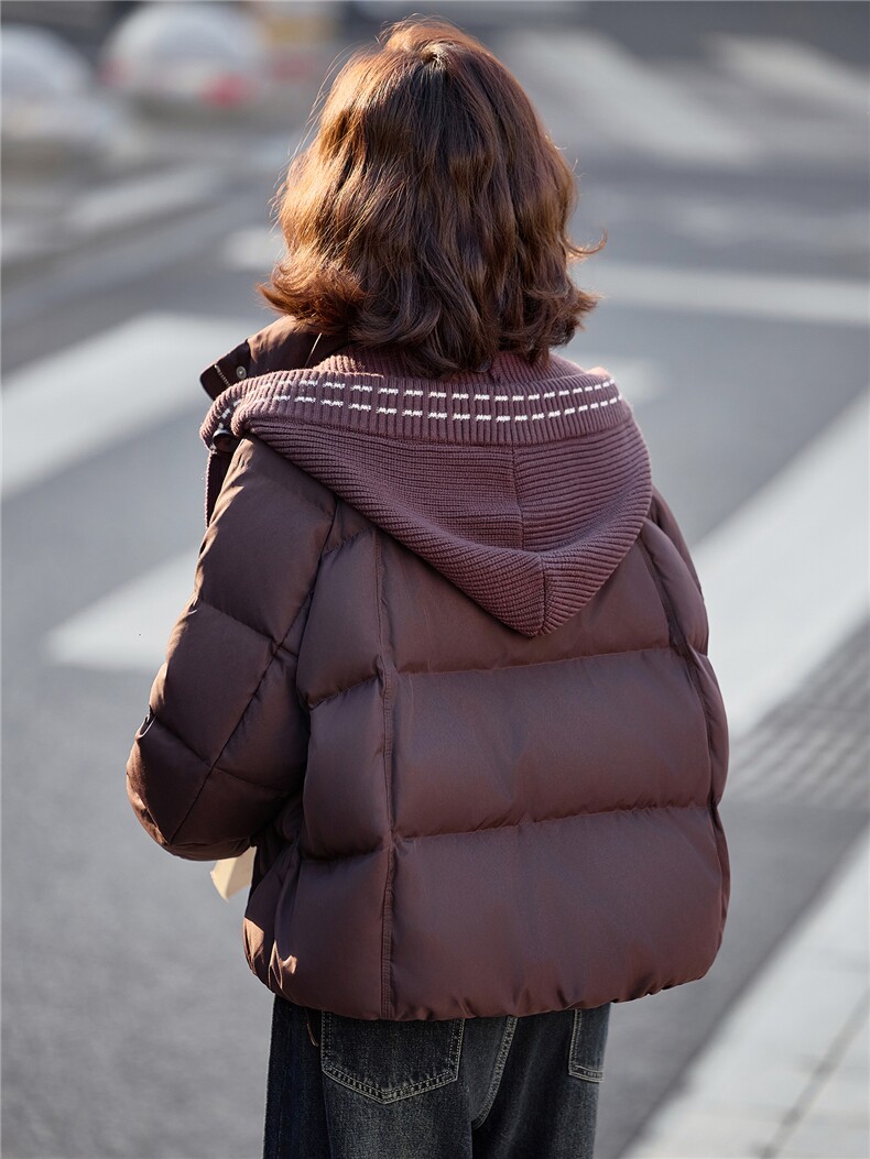 现货2025冬季新款针织可脱卸毛线帽格子拼接减龄休闲羽绒服女,女装羽绒服,深水步