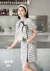 风碎花连衣裙，女装连衣裙，依佰思特