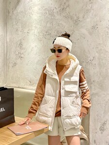 时尚连帽羽绒马甲,女装马甲,cicicoco